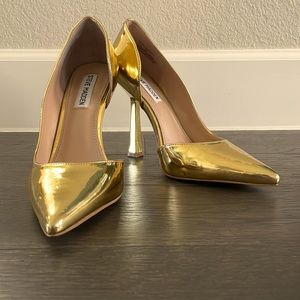 Gold Metal Steve Madden heels. Size 8.